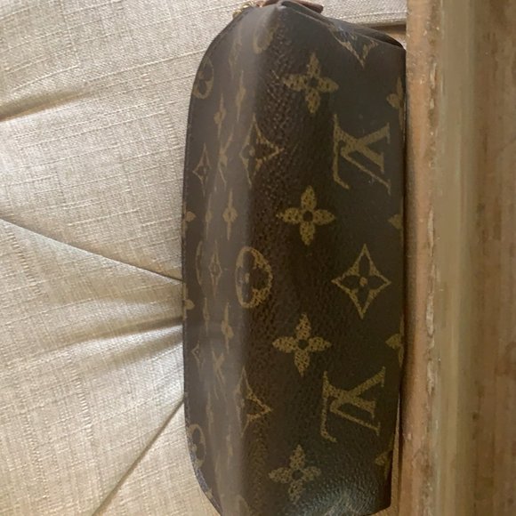 Authentic Louis Vuitton Cosmetic Bag  Monogram - Picture 3 of 7
